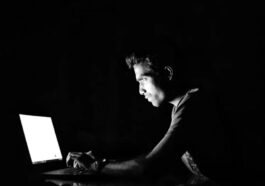 Selon une étude : les jeunes sont plus susceptibles d'être victimes d'arnaques en ligne que les personnes plus âgées