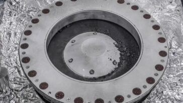 Imagem da poeira que a NASA recolheu do asteroide Bennu