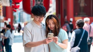 Imagem jovens da Coreia do Sul que usam agora mais iPhone 15