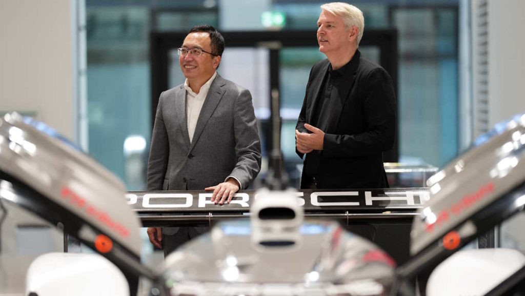 HONOR et Porsche créeront des smartphones dotés du meilleur design et d'une technologie haut de gamme 4 Smartphones HONOR Porsche au design haut de gamme