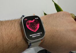 Ilustração com Apple Watch para detetar arritmias em crianças