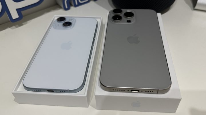 Maintenant que vous possédez un iPhone 15, découvrez ce que vous pouvez y connecter avec le port USB-C 2 Image iPhone 15 et iPhone 15 Pro Max avec USB C