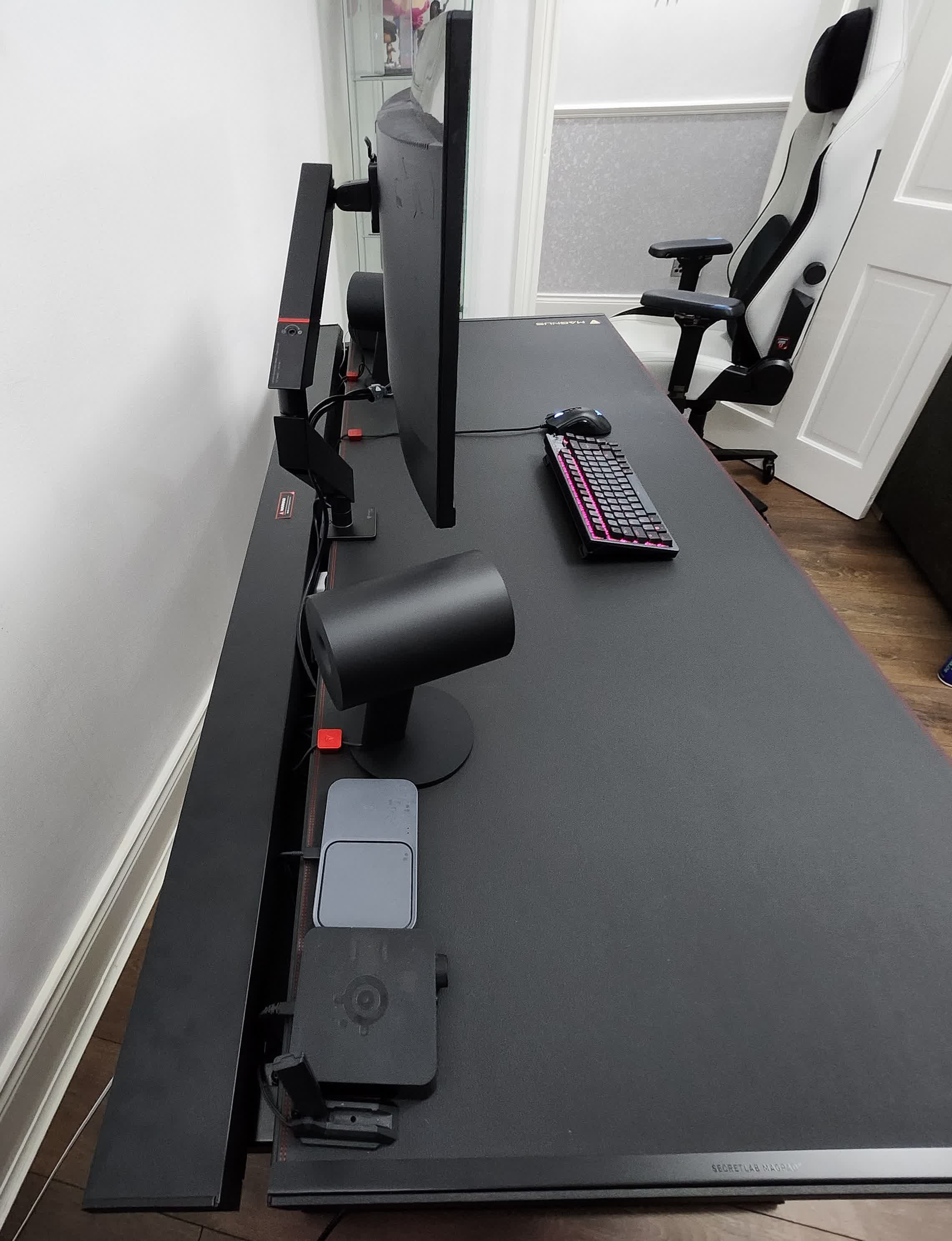 1707821720 6 Examen de Secretlab Magnus Pro XL un bureau assis debout riche