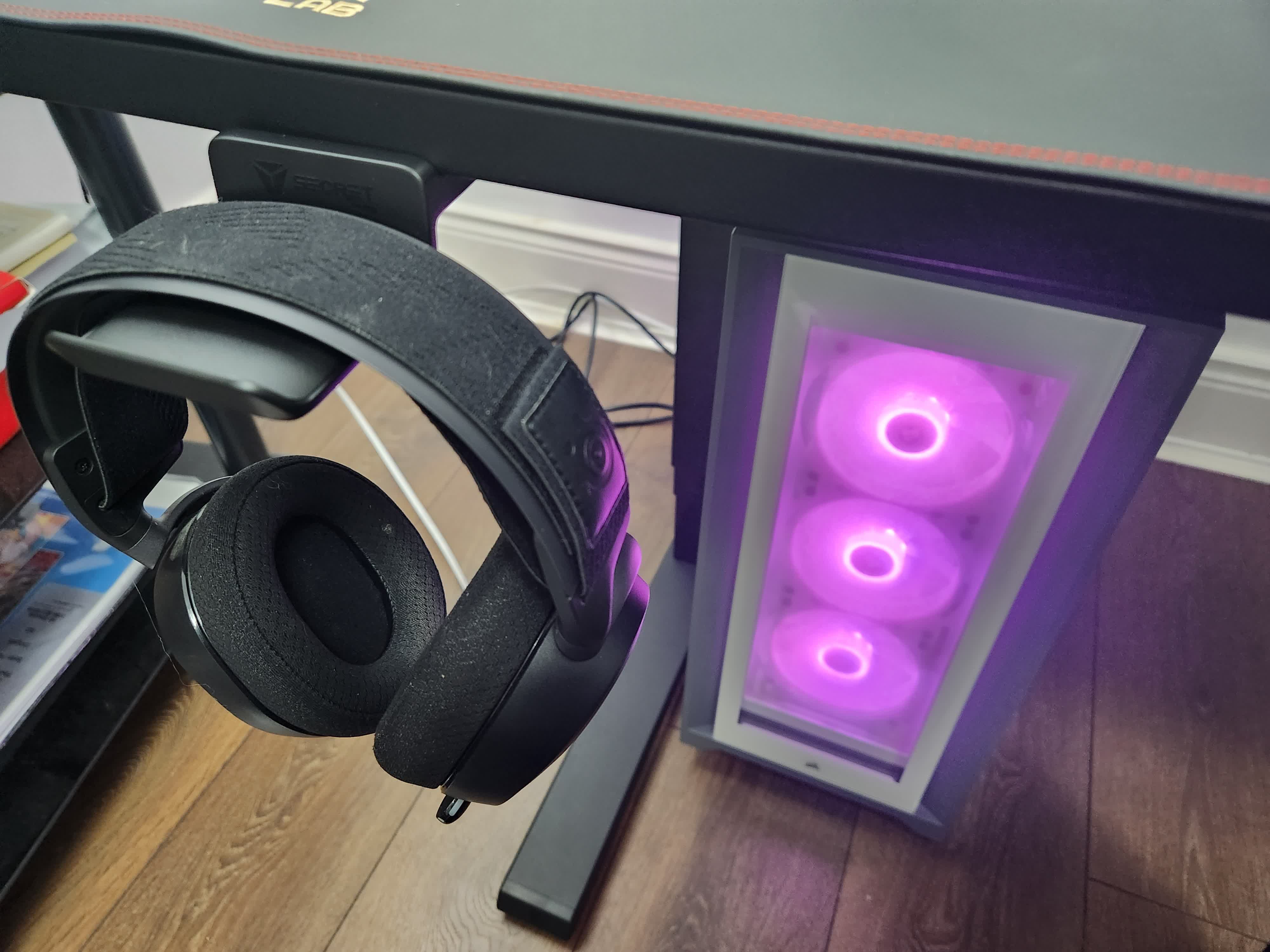 1707821720 722 Examen de Secretlab Magnus Pro XL un bureau assis debout riche