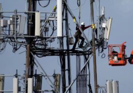 AT&T wireless service outage is impacting many US customers