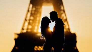 La vérification de Tinder arrive aux États-Unis dans un contexte d'escroquerie amoureuse