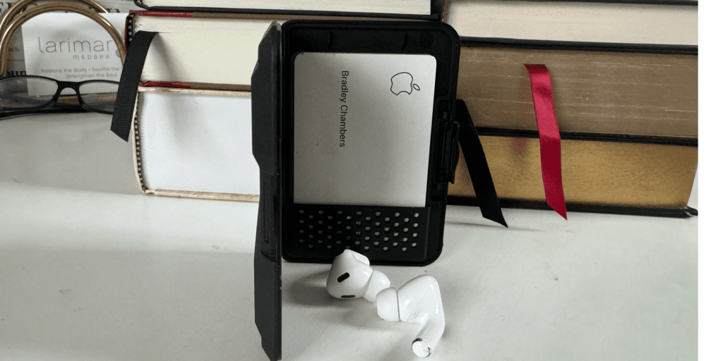 MagSafe Monday : le portefeuille Pelican MagSafe est un portefeuille idéal pour ceux qui souhaitent une protection supplémentaire 2 MagSafe Monday le portefeuille Pelican MagSafe est un portefeuille ideal