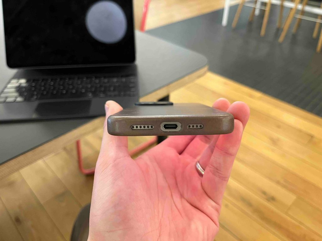 1710344409 884 Ameliorez votre experience iPhone 1515 Pro avec ces 11 accessoires