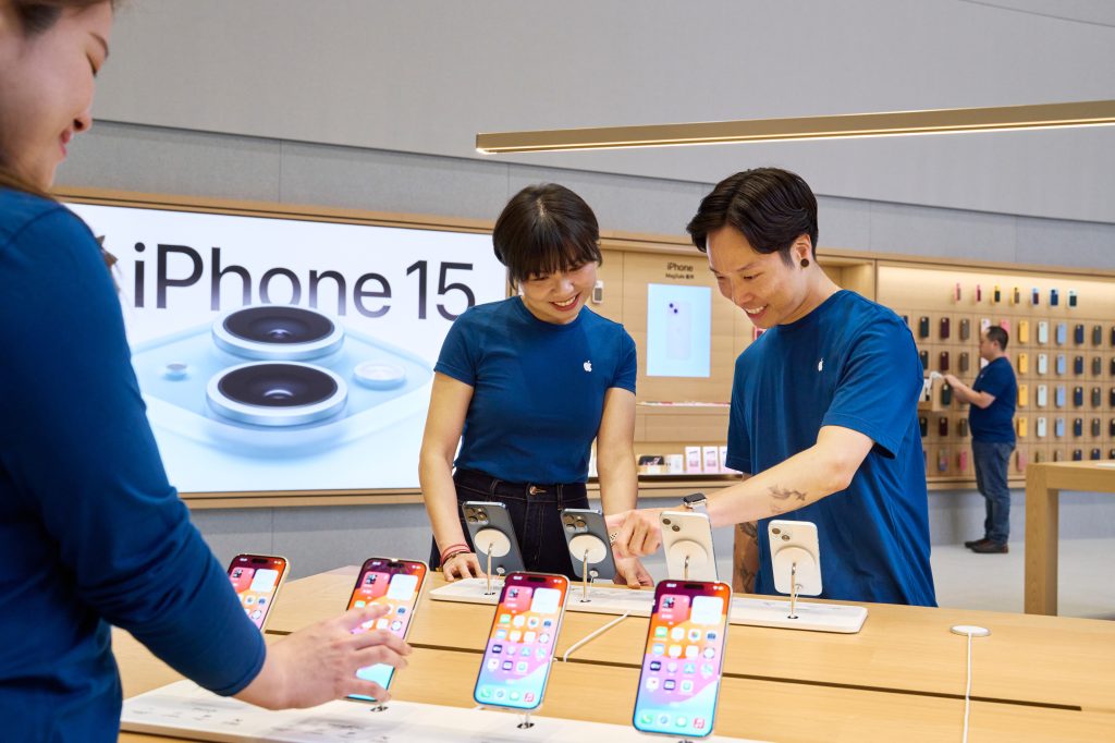 1710847212 654 Le dernier Apple Store revele un magnifique design circulaire Gallerie