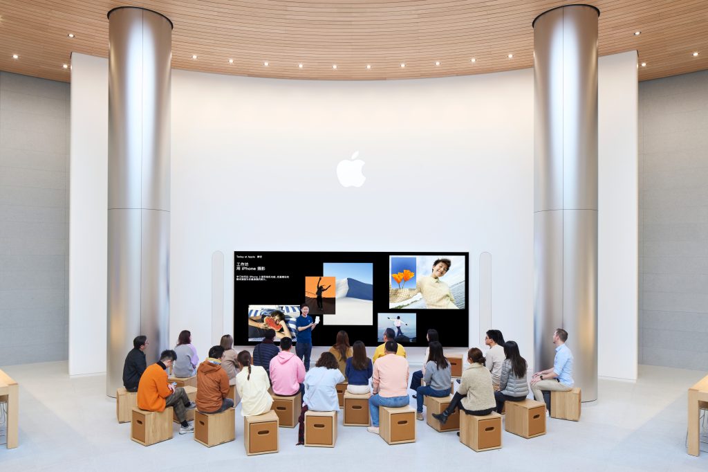 1710847214 242 Le dernier Apple Store revele un magnifique design circulaire Gallerie