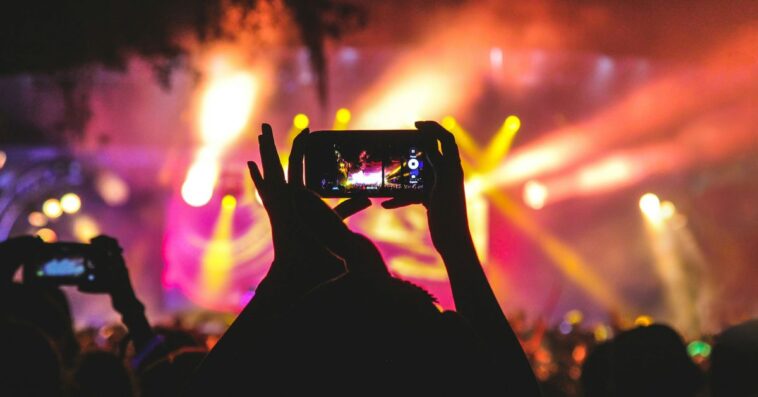 Les vidéos Facebook seront recommandées par l'IA, comme elle s'en prend à TikTok 1 Les vidéos Facebook seront recommandées par l'IA, comme elle s'en prend à TikTok
