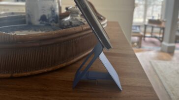 MagSafe Monday : MOFT Phone TriPod est la station d'accueil compatible MagSafe de voyage idéale