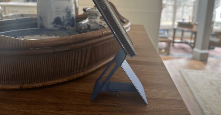 MagSafe Monday : MOFT Phone TriPod est la station d'accueil compatible MagSafe de voyage idéale 1 MagSafe Monday : MOFT Phone TriPod est la station d'accueil compatible MagSafe de voyage idéale