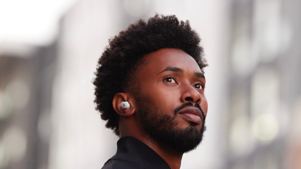 Apple lance les nouveaux Beats Solo Buds avec une autonomie de 18 heures pour 79 $ 2 Apple lance les nouveaux Beats Solo Buds avec une autonomie