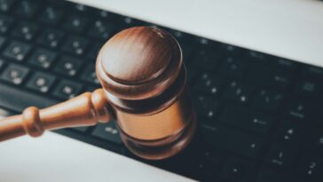 Le procès d'un développeur d'un milliard de dollars se poursuivra, après le rejet de l'objection d'Apple