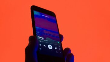 Spotify AI DJ peut désormais créer des listes de lecture à partir d'invites textuelles