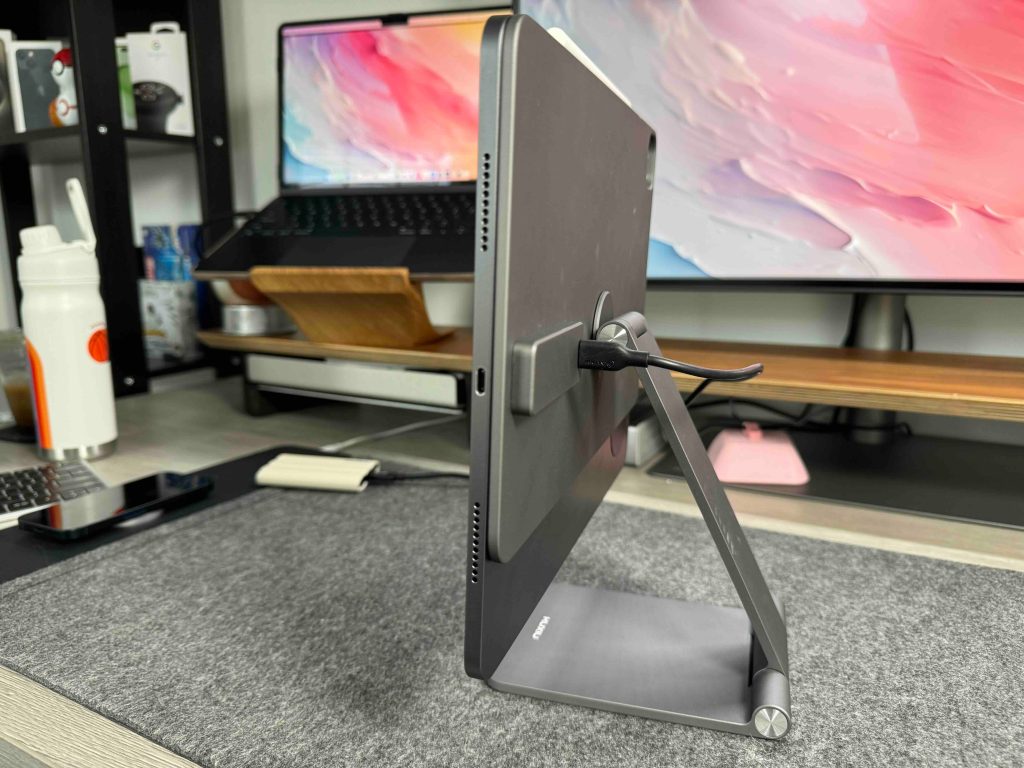 1715876412 265 Pratique Enfin un support magnetique qui charge egalement sans fil