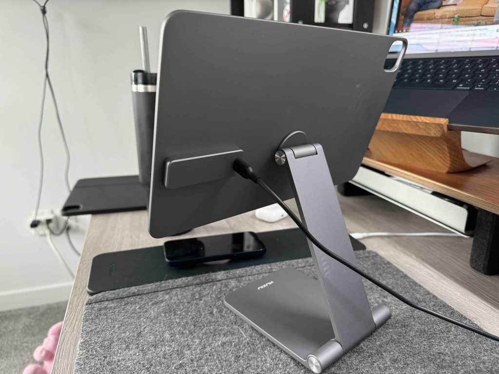 1715876412 446 Pratique Enfin un support magnetique qui charge egalement sans fil