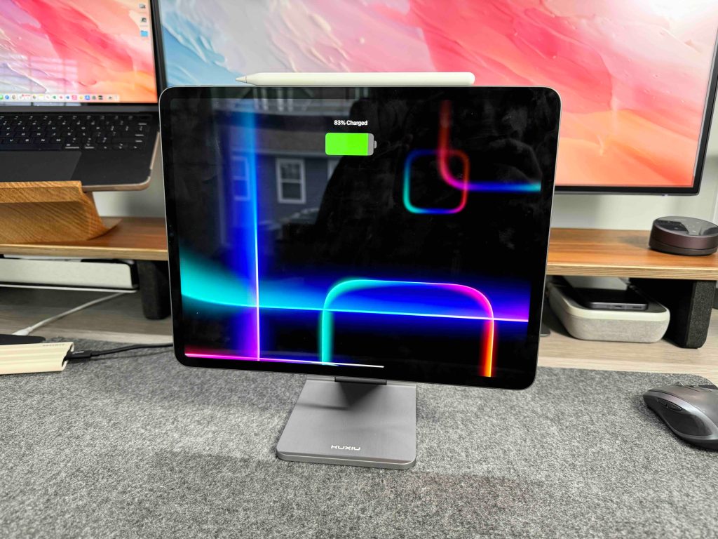 1715876413 570 Pratique Enfin un support magnetique qui charge egalement sans fil