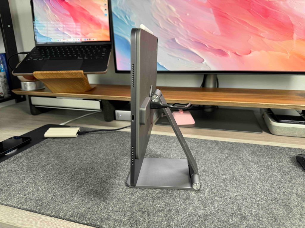 1715876413 956 Pratique Enfin un support magnetique qui charge egalement sans fil