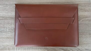 Testé : étui MacBook Pro en cuir fabriqué à la main par Manuel-Dreesmann
