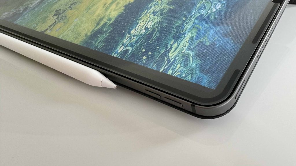 Cette option d'écran mat amovible pour iPad est-elle meilleure que la mise à niveau nano-texture de 100 $ ? 2 Cette option decran mat amovible pour iPad est elle meilleure que