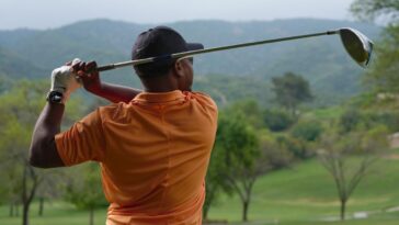 La fonctionnalité de golf de l’Apple Watch mise en avant par Apple, dix ans après