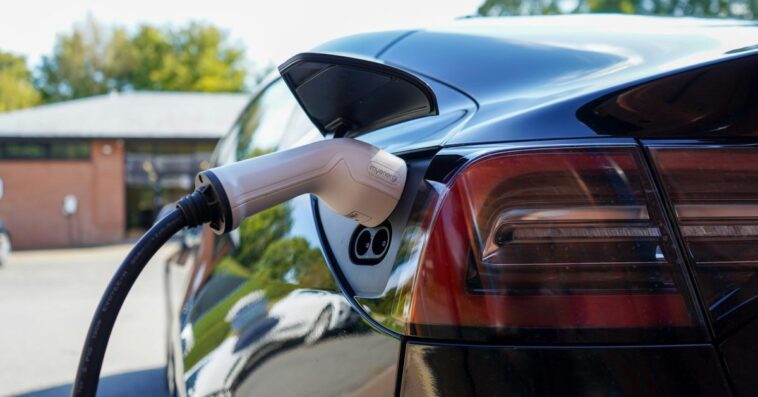 La norme Matter IoT prend désormais en charge les chargeurs de véhicules électriques, les appareils de cuisine et de buanderie, et bien plus encore. 1 La norme Matter IoT prend désormais en charge les chargeurs de véhicules électriques, les appareils de cuisine et de buanderie, et bien plus encore.