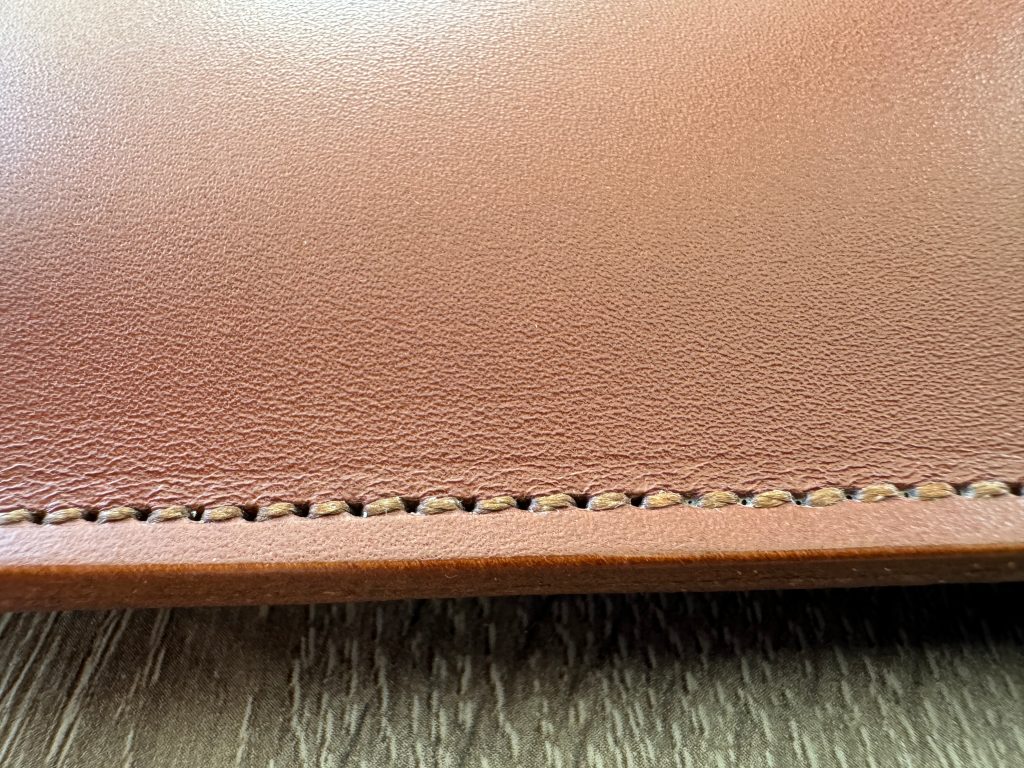 Testé : étui MacBook Pro en cuir fabriqué à la main par Manuel-Dreesmann 2 Teste etui MacBook Pro en cuir fabrique a la