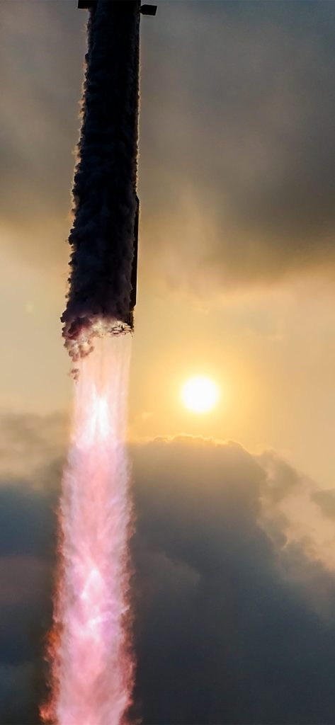 Célébrez le quatrième vol du vaisseau spatial SpaceX avec ces superbes fonds d'écran pour iPhone 5 Fond d'écran de vaisseau spatial