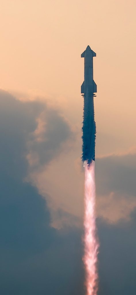 Célébrez le quatrième vol du vaisseau spatial SpaceX avec ces superbes fonds d'écran pour iPhone 4 Fond d'écran de vaisseau spatial