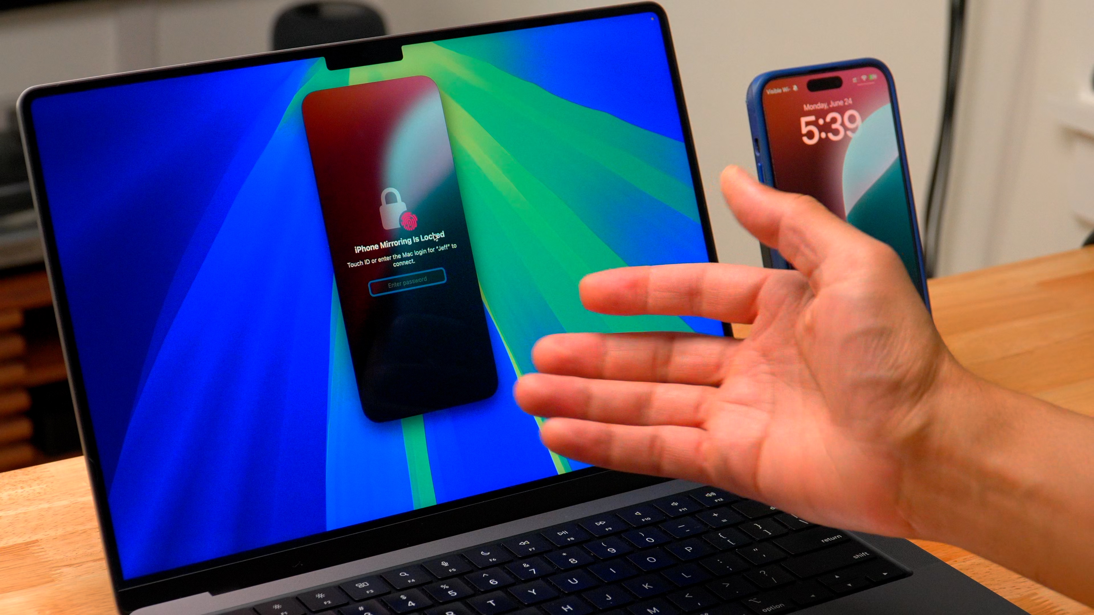 Connectez-vous avec Touch ID ou mot de passe Mac, iPhone Mirroring macOS Sequoia