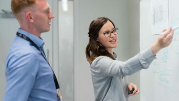 Apple a sous-payé les employées féminines à travers deux politiques et réclame un procès