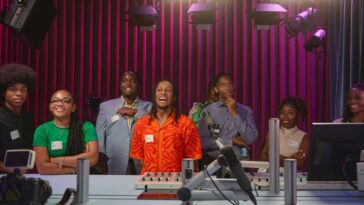 Apple aide 50 étudiants à poursuivre leurs rêves musicaux en enregistrant et en promouvant un single