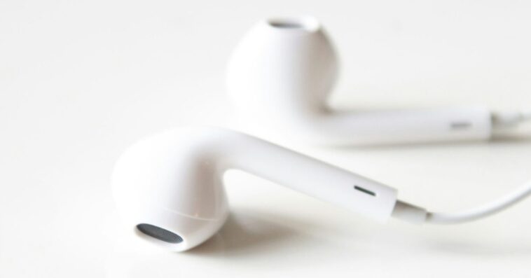 Certains écouteurs Lightning de marque chinoise nécessitent Bluetooth, pour une raison vraiment folle 1 Certains écouteurs Lightning de marque chinoise nécessitent Bluetooth, pour une raison vraiment folle