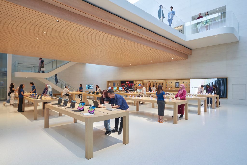 L'Apple Store TRX de Kuala Lumpur a l'air aussi cool à l'intérieur qu'à l'extérieur 2 LApple Store TRX de Kuala Lumpur a lair aussi cool