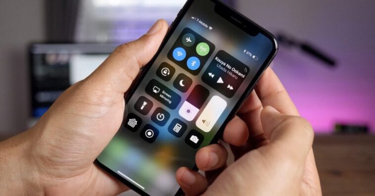 Le centre de contrôle iOS 18 comporterait un widget musical repensé et des commandes HomeKit 1 Le centre de contrôle iOS 18 comporterait un widget musical repensé et des commandes HomeKit