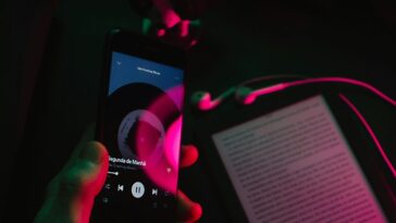 Les livres audio sont une arnaque sur Spotify pour tromper les consommateurs et les musiciens, disent les labels de musique