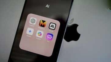 Vous pouvez désormais continuer à parler à ChatGPT tout en effectuant plusieurs tâches sur iPhone