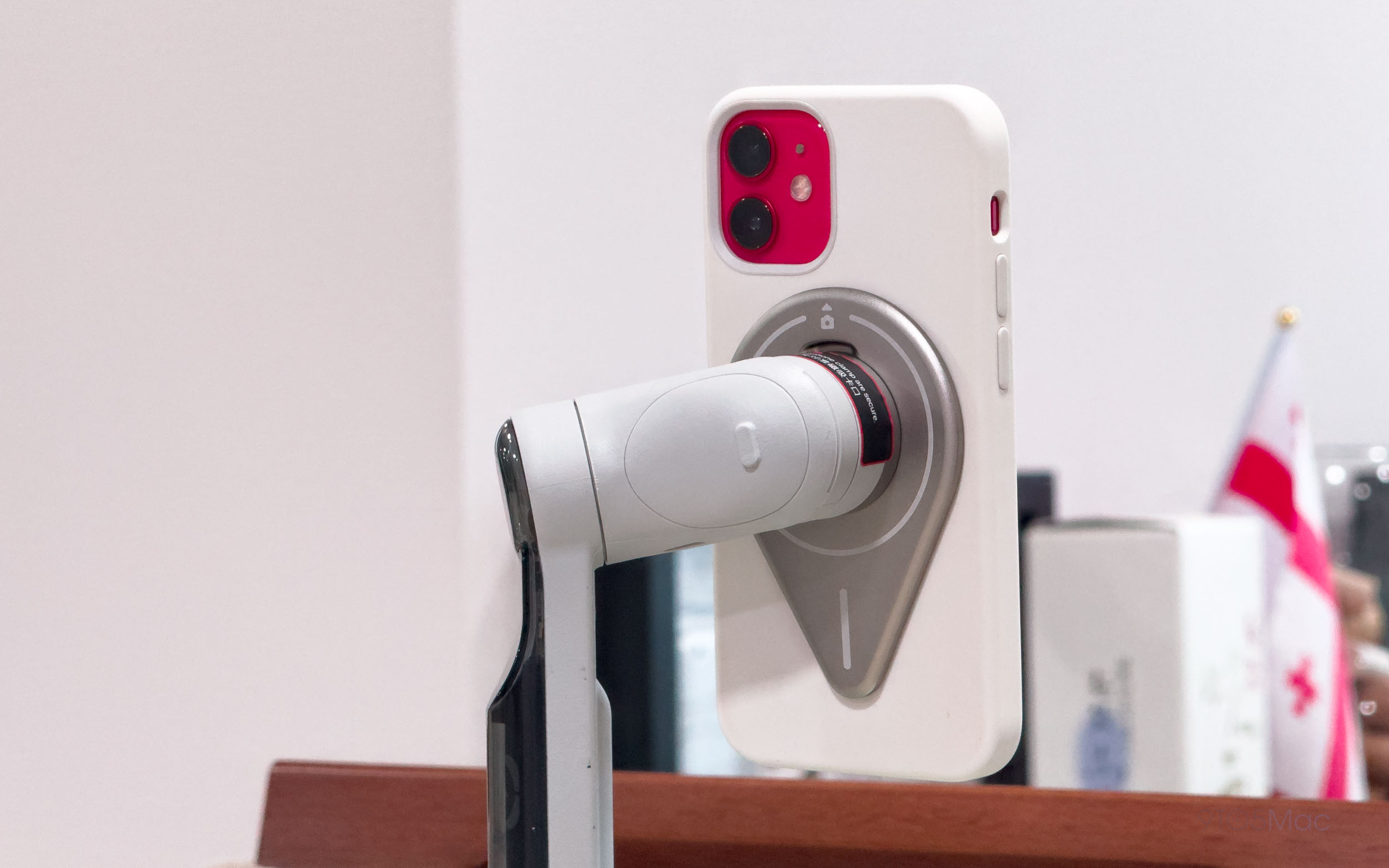 Prise en main d'Insta360 Flow Pro : le premier stabilisateur pour iPhone compatible avec DockKit d'Apple