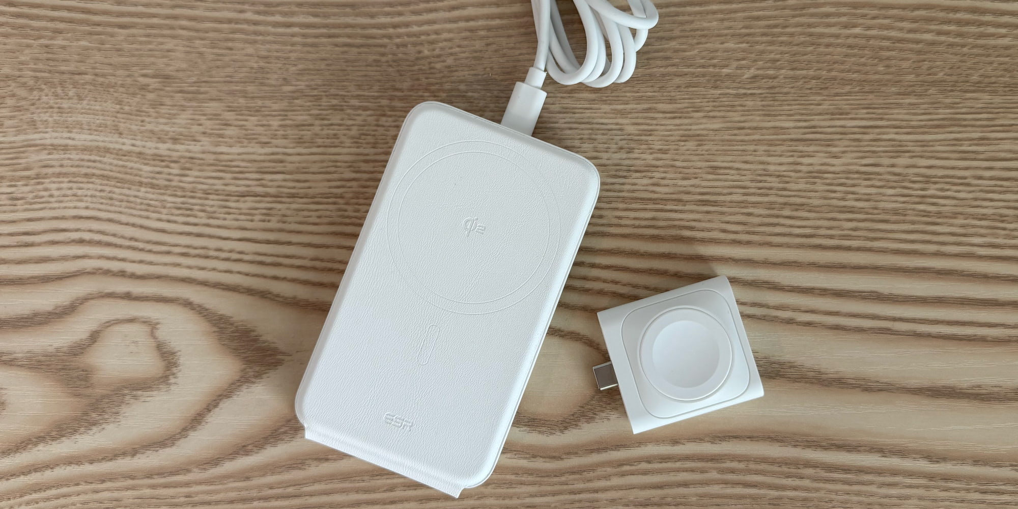 Chargeur iPhone ESR 3 en 1 Qi2 plié