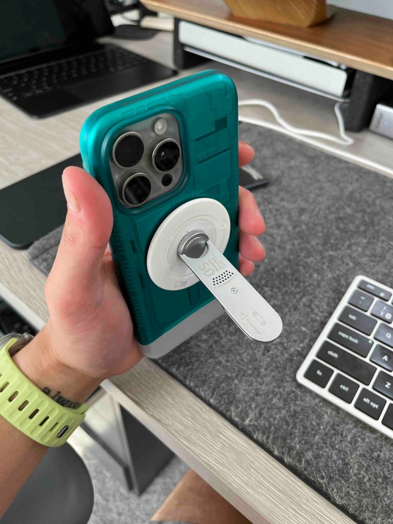 1722093009 182 Ameliorez votre iPhone avec ces cinq accessoires Magsafe