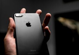 Apple met en garde les utilisateurs d'iPhone dans 98 pays contre les « attaques de logiciels espions mercenaires »