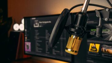 Le podcasting devient de plus en plus difficile à mesure que les grands noms accaparent la majeure partie des fonds et de l'audience