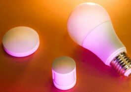 Les ampoules Philips Hue passent de manière aléatoire à 100 % de luminosité ; la résolution peut prendre une semaine