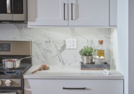 Lutron élargit sa gamme Caséta avec le variateur intelligent Diva ELV+ et les nouvelles couleurs de télécommande Pico Paddle 88 Lutron élargit sa gamme Caséta avec le variateur intelligent Diva ELV+ et les nouvelles couleurs de télécommande Pico Paddle