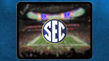 Préparez-vous à voir beaucoup d'iPads sur les lignes de touche du football universitaire cette saison