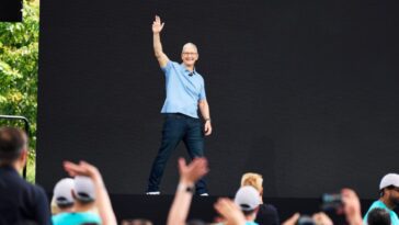 Tim Cook affirme qu'Apple dépense davantage pour préparer Apple Intelligence pour son lancement cet automne