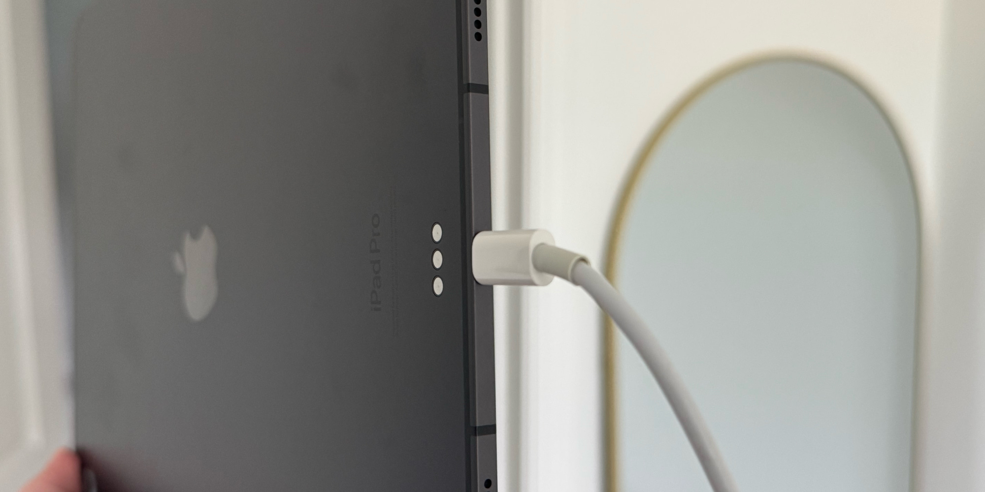 Port USB-C sur iPad Pro M4