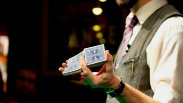 Apple réédite son coup de Jony Ive pour gérer le départ de Maestri